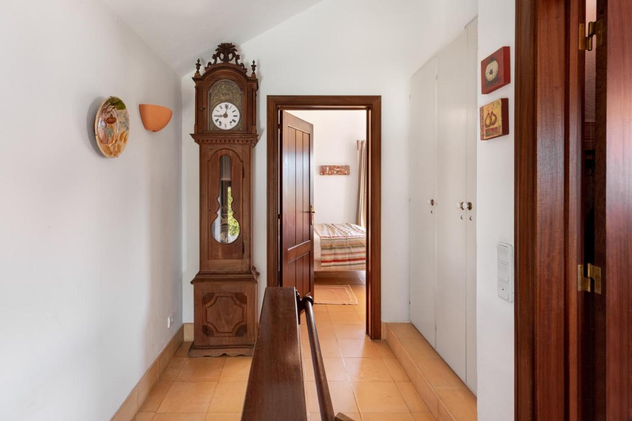 Joivy 3-Br Cottage With Terrace And Garden In Colares Sintra Exterior photo