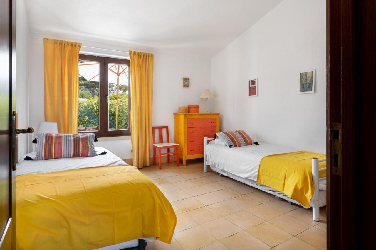 Joivy 3-Br Cottage With Terrace And Garden In Colares Sintra Exterior photo
